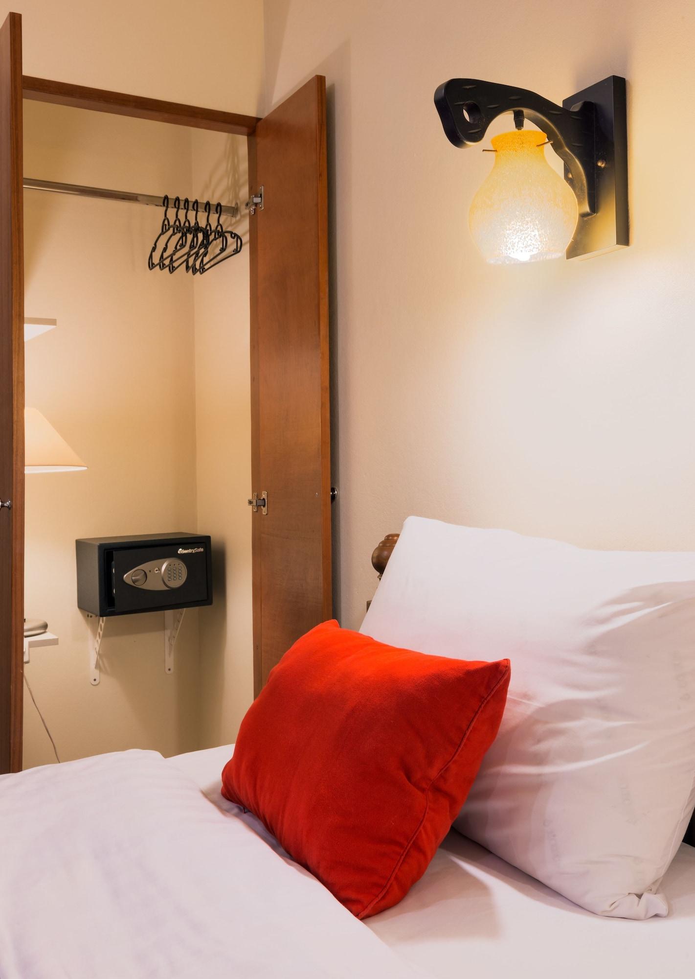 Batic House By Sharaya Hotel Karon Eksteriør bilde