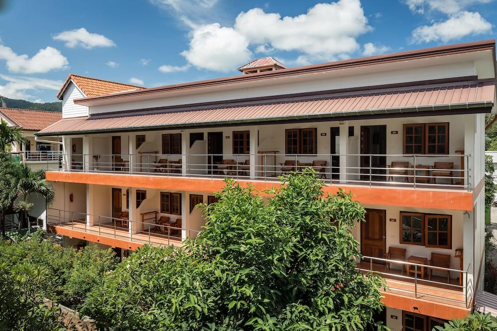 Batic House By Sharaya Hotel Karon Eksteriør bilde